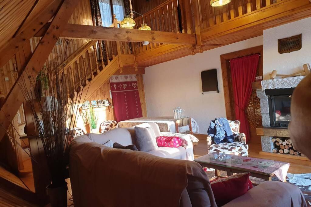 Authentique Chalet Vue Sur Le Lac Et Les Pistes Besse-et-Saint-Anastaise Eksteriør billede